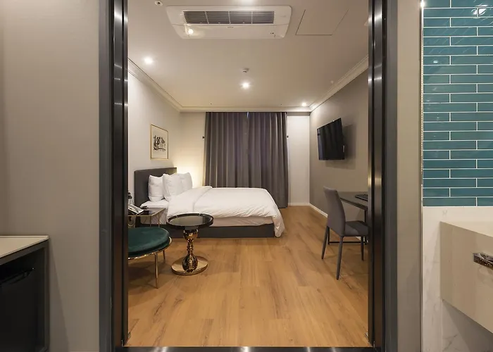 Hotel Brown-Dot Hotel Guseo