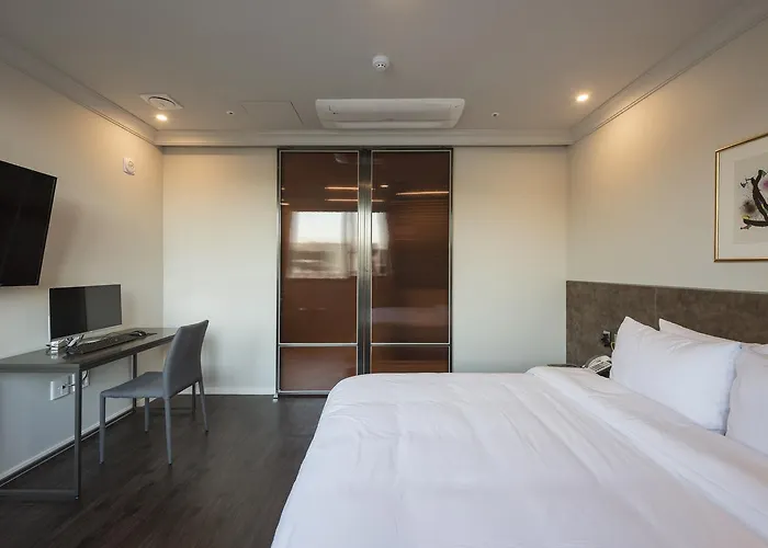 Hotel Brown-Dot Hotel Guseo