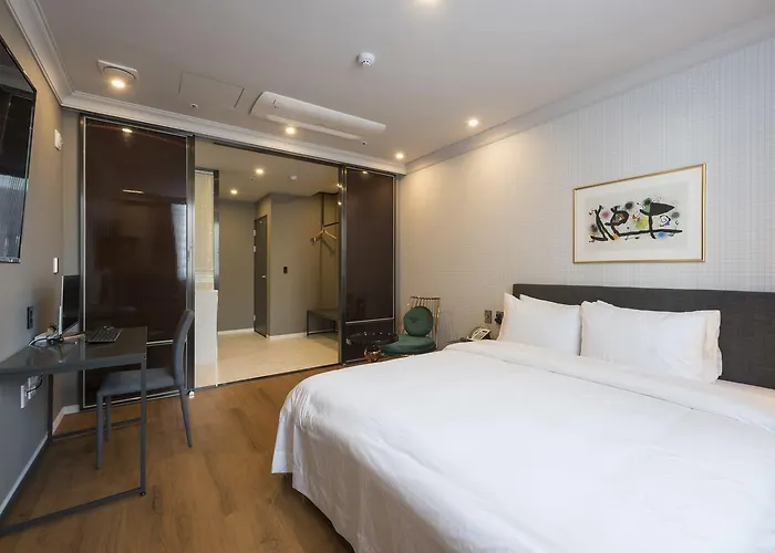 Brown-Dot Hotel Guseo Hotel 3*