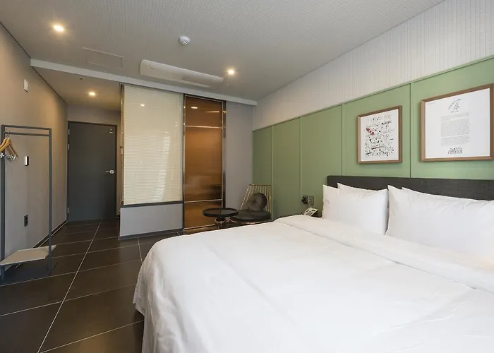 Brown-Dot Hotel Guseo