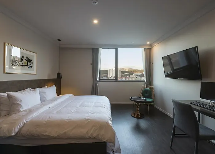 Brown-Dot Hotel Guseo Hotel