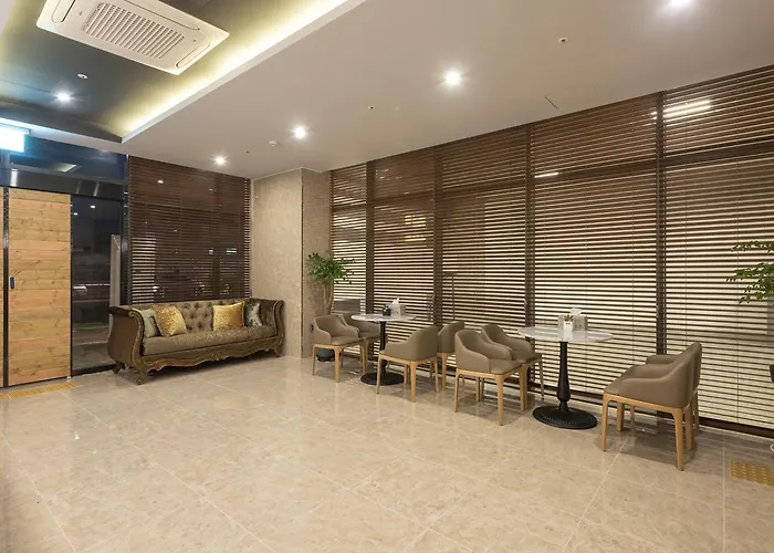 Brown-Dot Hotel Guseo Hotel