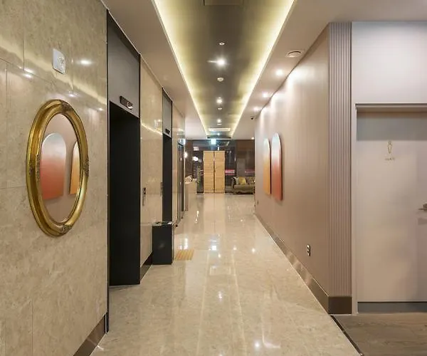 Hotel Brown-Dot Hotel Guseo